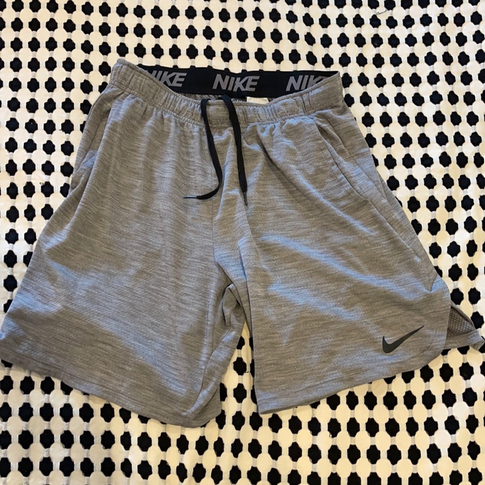 Nike drift workout shorts grey large